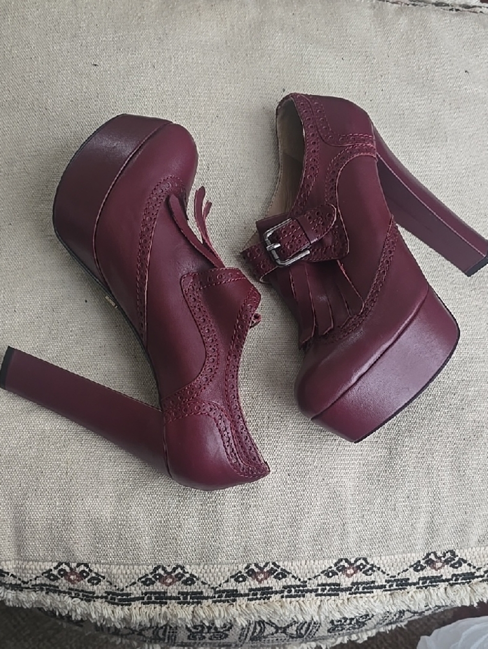 Women's Burgundy Platform Brogue Heels